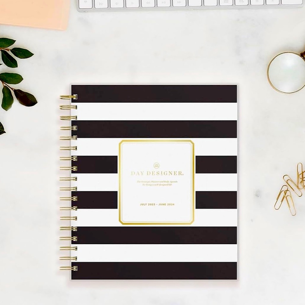 Day Designer Daily/Monthly Planner *New with Tags*
